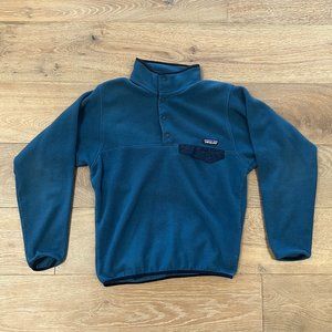 Patagonia. Mid-Blue Classic Lightweight Snap-T Pullover. Size Small.